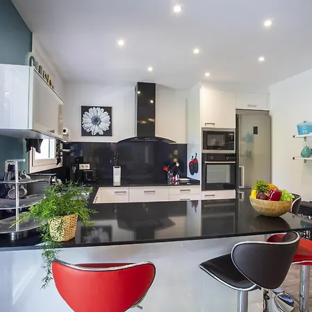 Casa Renovada Con 3 Dormitorios, Terraza Y Barbacoa A 3 Km De La Playa En - Hisp-288-46 בית נופש *