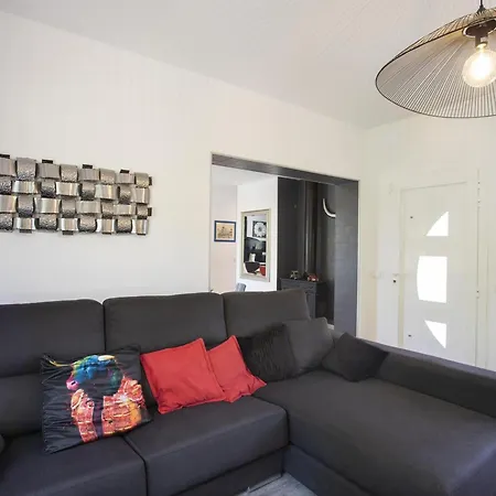 Casa Renovada Con 3 Dormitorios, Terraza Y Barbacoa A 3 Km De La Playa En - Hisp-288-46 * רוזס